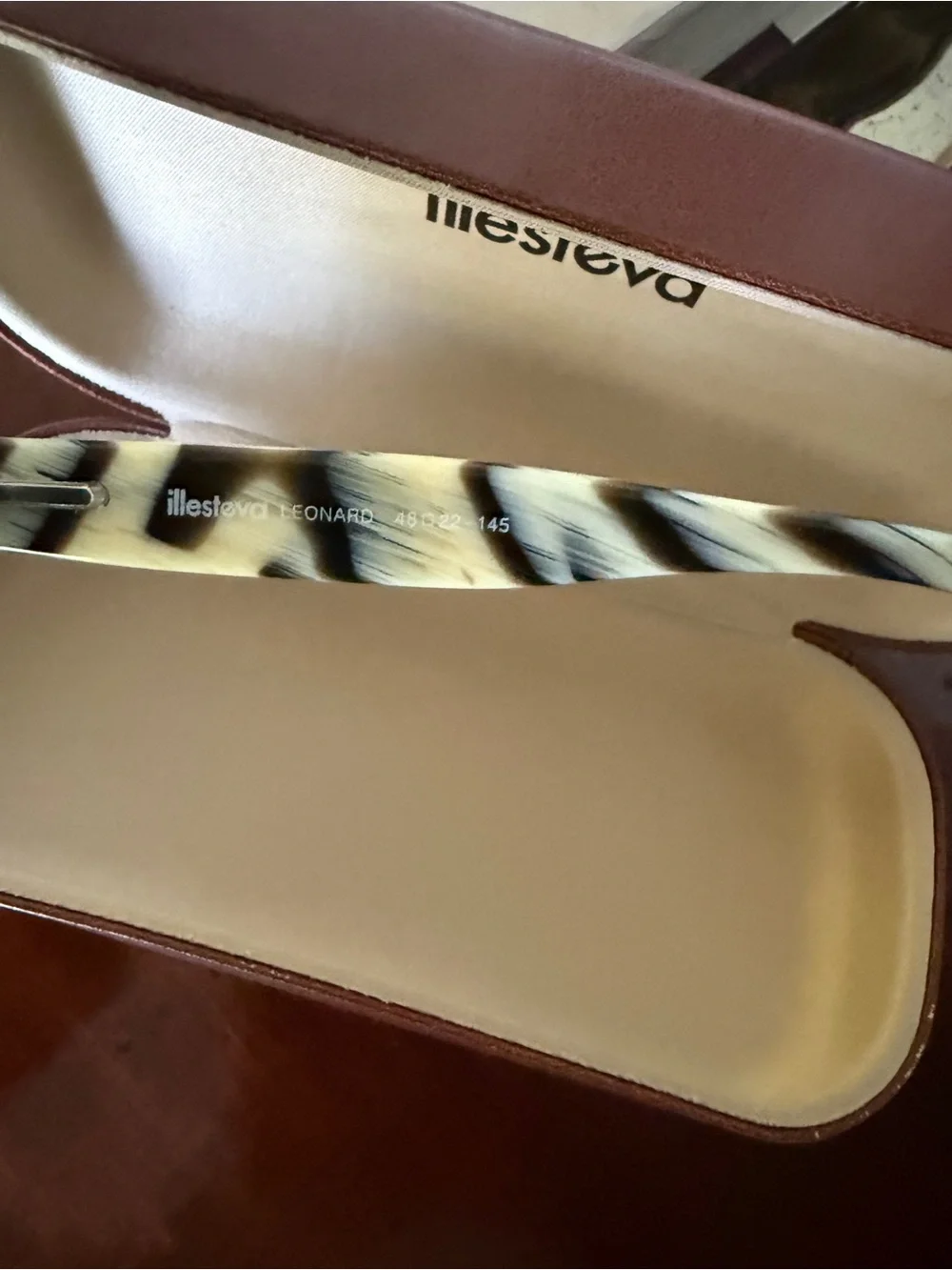Illesteva Horn Leonard Sunglasses with Green Mirrored Lenses Like New
